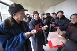 震撼！退休人员沸腾了！7月补发重磅来袭，涨幅